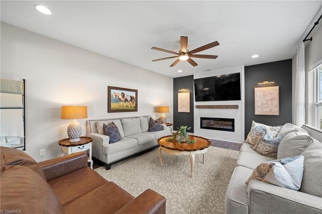 109 Sherwood Court, Advance, NC 27006