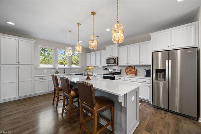 109 Sherwood Court, Advance, NC 27006