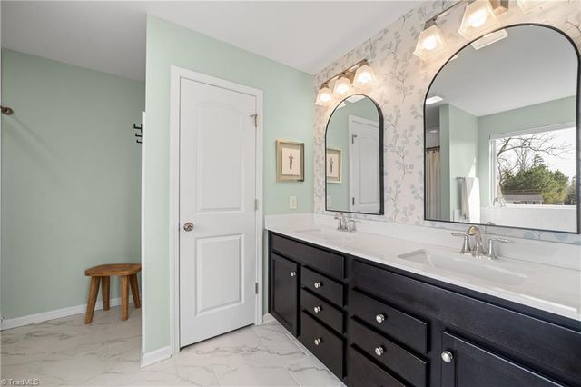 109 Sherwood Court, Advance, NC 27006