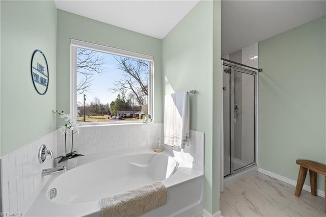 109 Sherwood Court, Advance, NC 27006