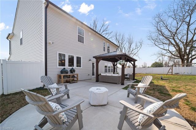 109 Sherwood Court, Advance, NC 27006