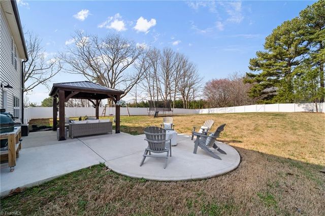 109 Sherwood Court, Advance, NC 27006