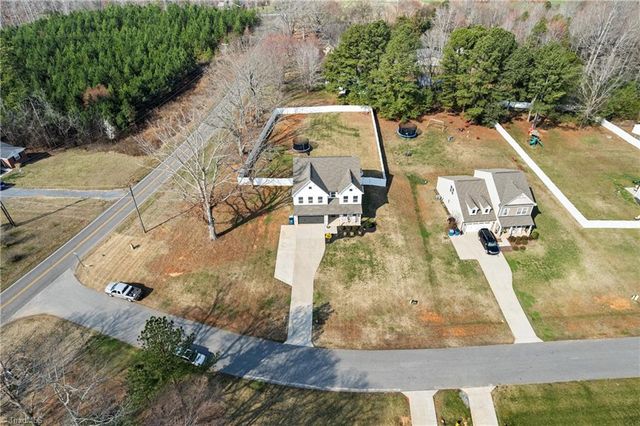 109 Sherwood Court, Advance, NC 27006