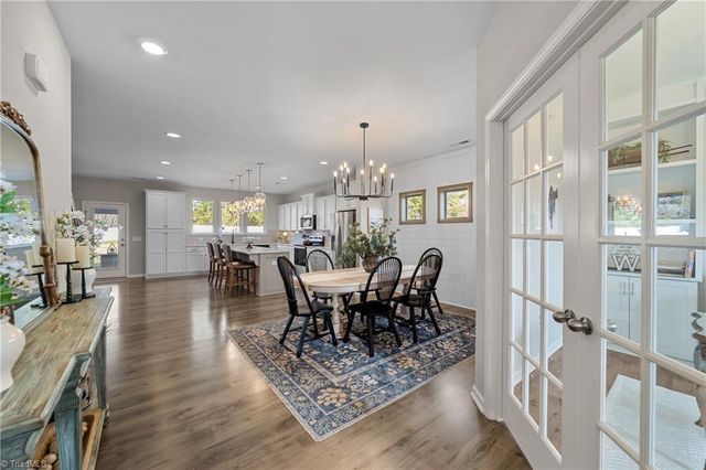 109 Sherwood Court, Advance, NC 27006