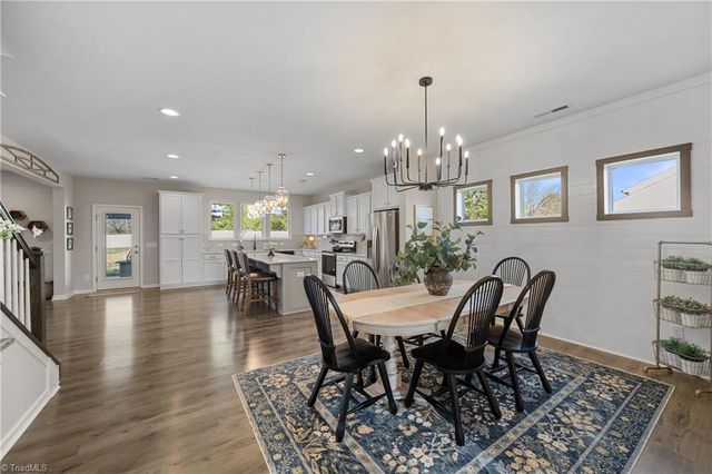 109 Sherwood Court, Advance, NC 27006