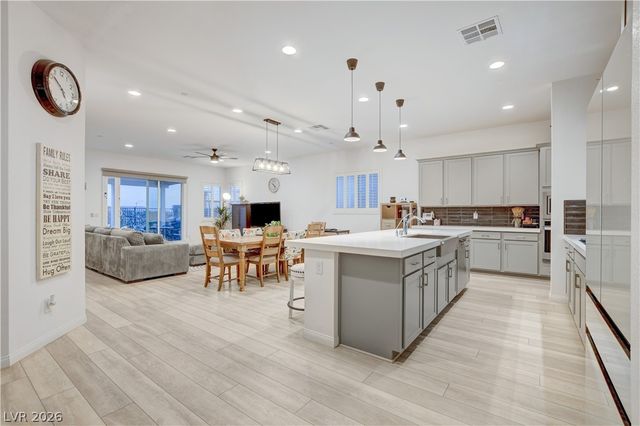 10250 Millholm Avenue, Las Vegas, NV 89166