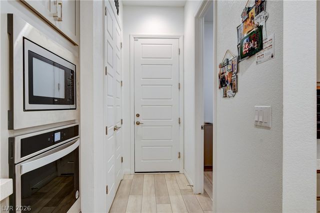 10250 Millholm Avenue, Las Vegas, NV 89166