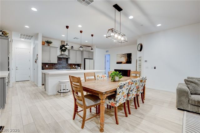 10250 Millholm Avenue, Las Vegas, NV 89166