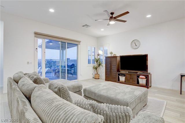 10250 Millholm Avenue, Las Vegas, NV 89166