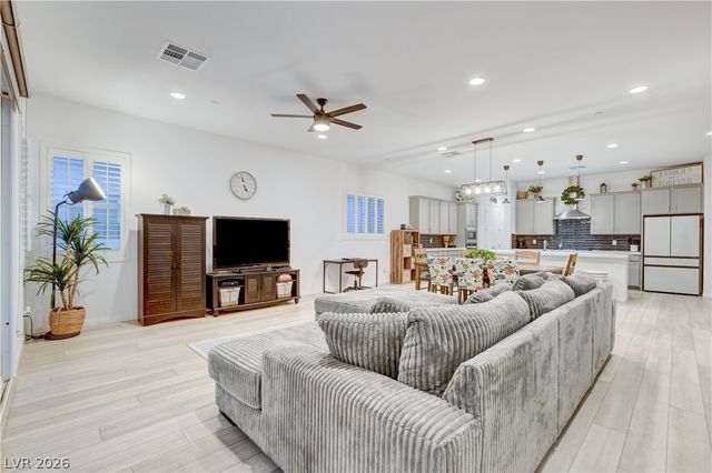 10250 Millholm Avenue, Las Vegas, NV 89166