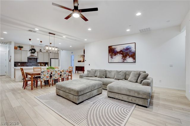 10250 Millholm Avenue, Las Vegas, NV 89166