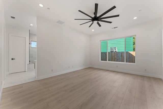 9017 Phoenix Ave, Fair Oaks, CA 95628