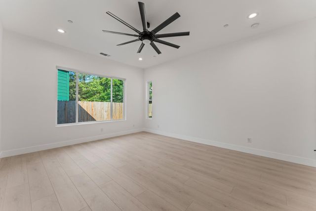 9017 Phoenix Ave, Fair Oaks, CA 95628