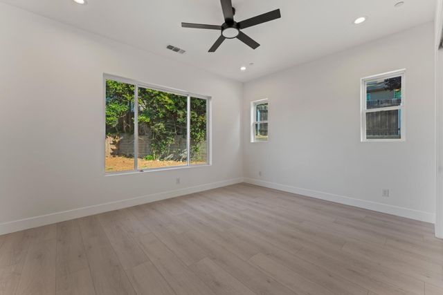 9017 Phoenix Ave, Fair Oaks, CA 95628