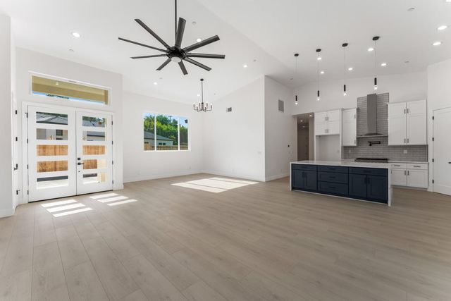 9017 Phoenix Ave, Fair Oaks, CA 95628