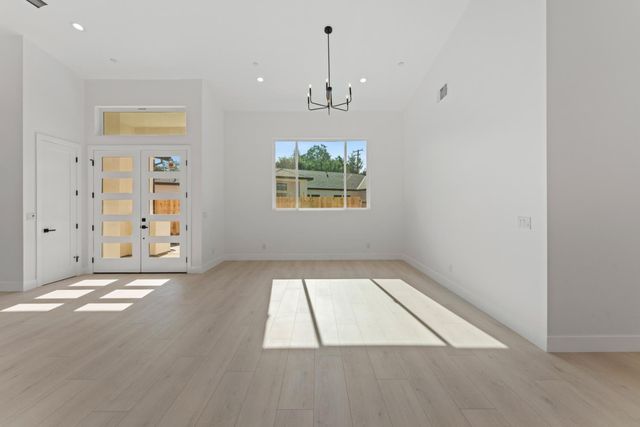 9017 Phoenix Ave, Fair Oaks, CA 95628