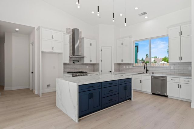 9017 Phoenix Ave, Fair Oaks, CA 95628