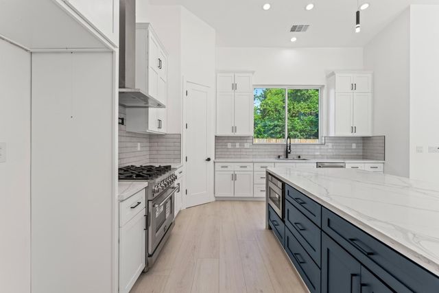 9017 Phoenix Ave, Fair Oaks, CA 95628