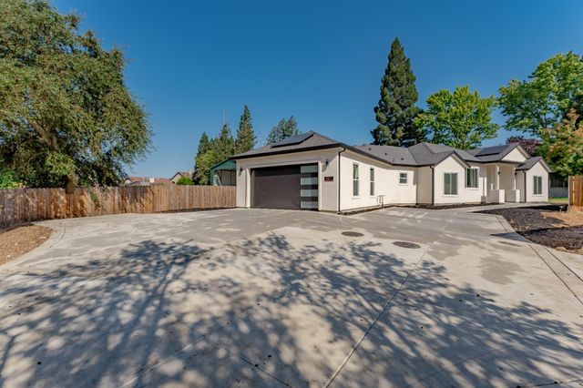 9017 Phoenix Ave, Fair Oaks, CA 95628