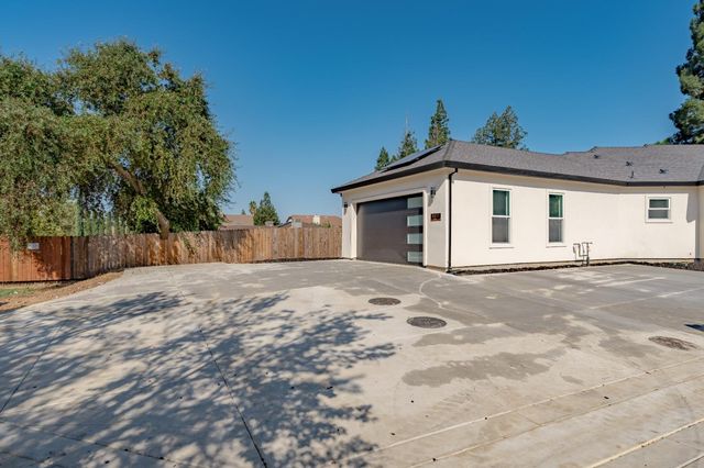 9017 Phoenix Ave, Fair Oaks, CA 95628