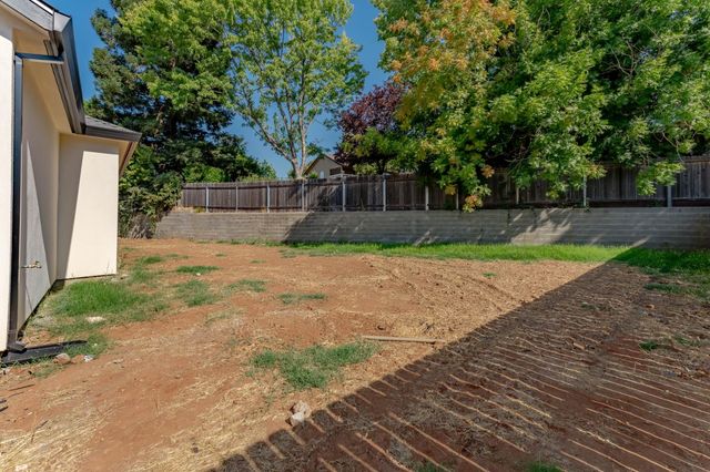 9017 Phoenix Ave, Fair Oaks, CA 95628