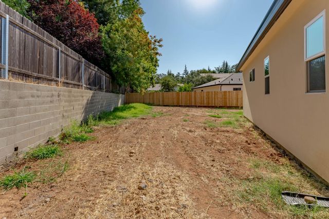 9017 Phoenix Ave, Fair Oaks, CA 95628