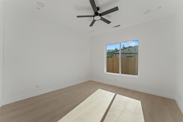 9017 Phoenix Ave, Fair Oaks, CA 95628