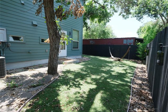 604 Allen ST 104, Austin, TX 78702
