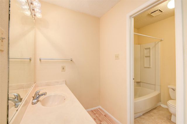 6103 Ludington Drive 4-941, Houston, TX 77035