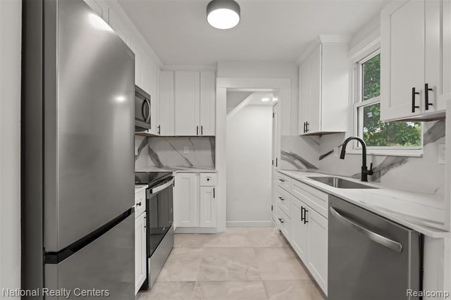 2616 Kenmore Road, Berkley, MI 48072
