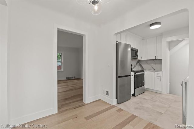 2616 Kenmore Road, Berkley, MI 48072