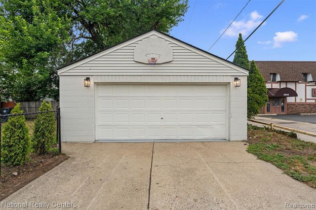 2616 Kenmore Road, Berkley, MI 48072