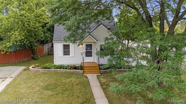 2616 Kenmore Road, Berkley, MI 48072