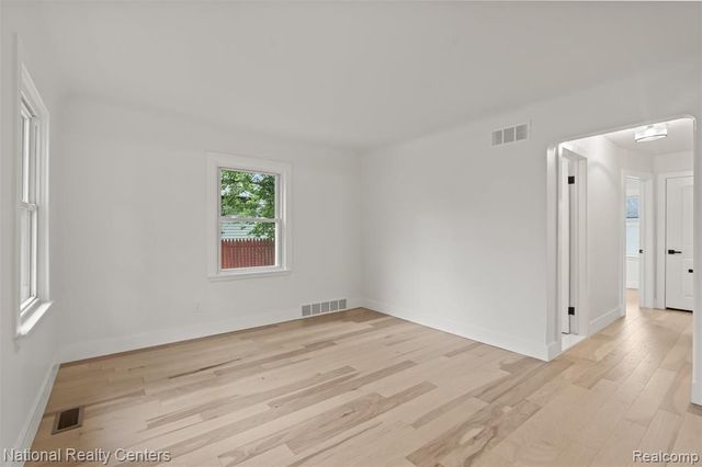 2616 Kenmore Road, Berkley, MI 48072
