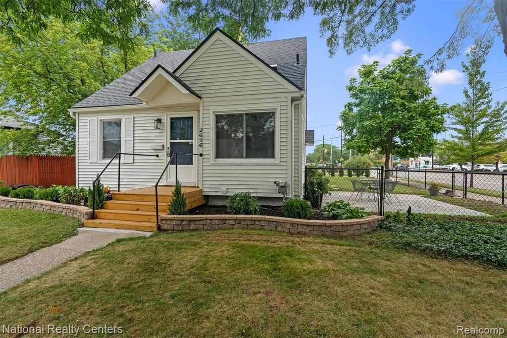 2616 Kenmore Road, Berkley, MI 48072