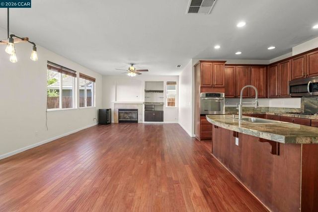 1821 Kern Mountain Way, Antioch, CA 94531