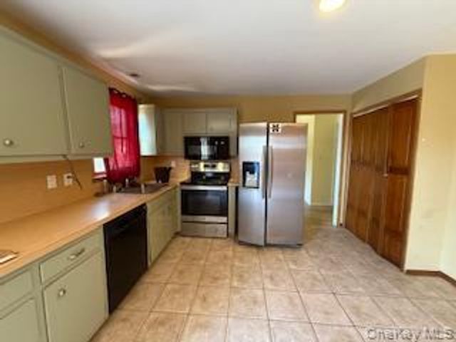 22 Salisbury Drive S, East Northport, NY 11731