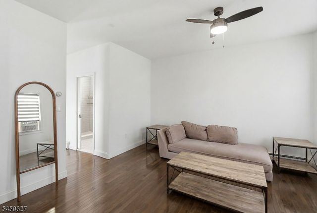 15 Prospect St, Clifton City, NJ 07011