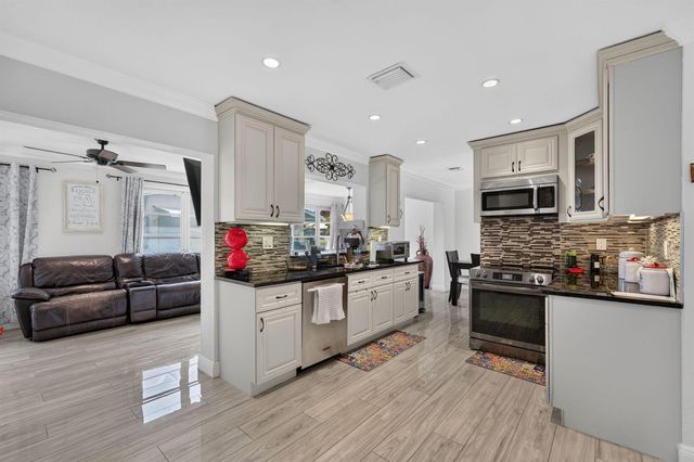 4716 NW 49TH Place, Tamarac, FL 33319