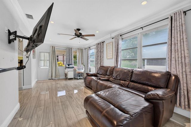 4716 NW 49TH Place, Tamarac, FL 33319