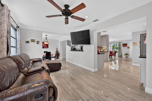 4716 NW 49TH Place, Tamarac, FL 33319