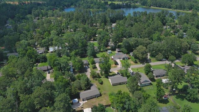 10530 Royal York Drive, Conroe, TX 77303