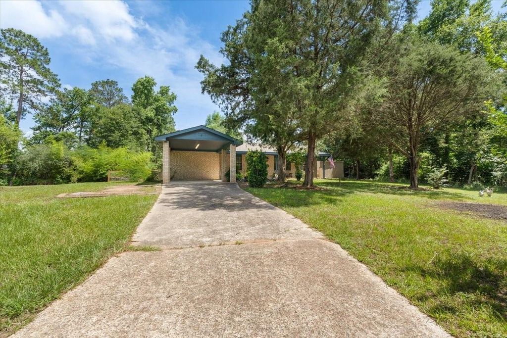 10530 Royal York Drive, Conroe, TX 77303