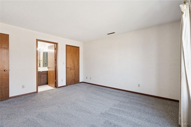 4526 Maureen Drive SE 96, Cedar Rapids, IA 52403