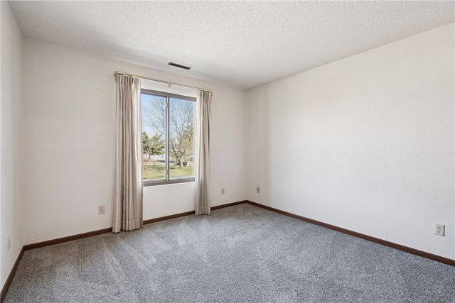 4526 Maureen Drive SE 96, Cedar Rapids, IA 52403