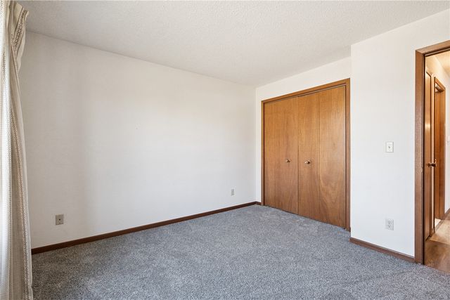 4526 Maureen Drive SE 96, Cedar Rapids, IA 52403