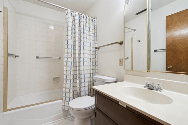 4526 Maureen Drive SE 96, Cedar Rapids, IA 52403