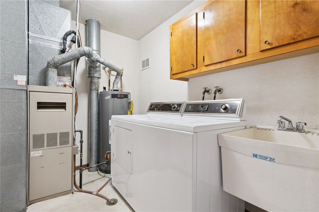 4526 Maureen Drive SE 96, Cedar Rapids, IA 52403