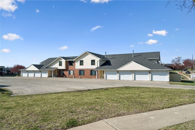 4526 Maureen Drive SE 96, Cedar Rapids, IA 52403