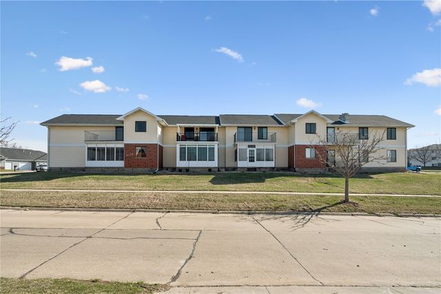 4526 Maureen Drive SE 96, Cedar Rapids, IA 52403